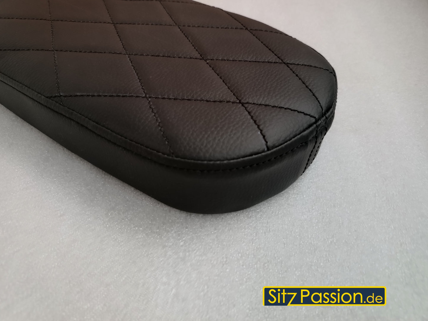 Sitzbank schwarz mit abgesteppter Naht - Simson Star - Spatz