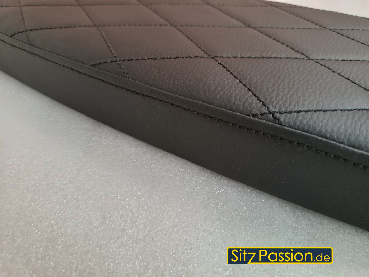 Sitzbank schwarz mit abgesteppter Naht - Simson Star - Spatz