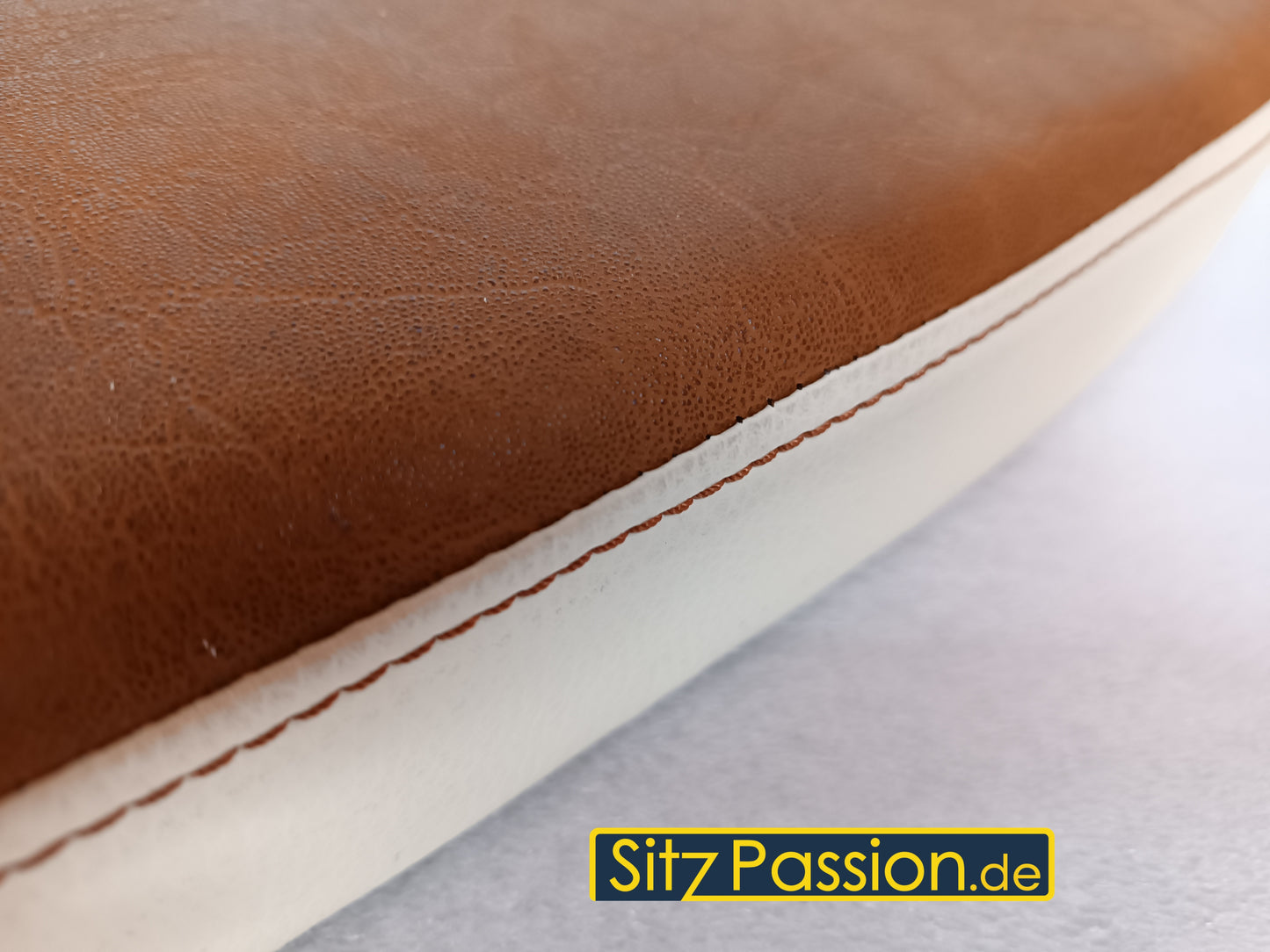 Lange Sitzbank braun mit beigefarbiger Umrandung - Simson Schwalbe KR51